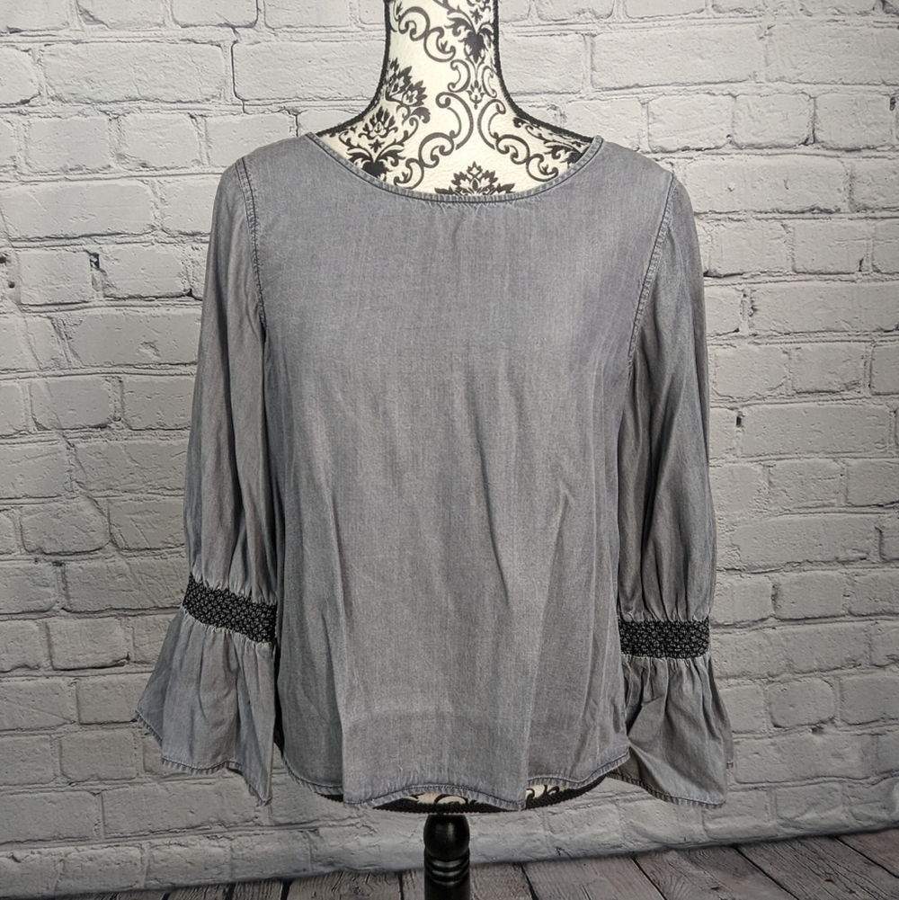 Gap Women's Long Flare Sleeve Chambray Size Medium popover Top Keyhole Back b12